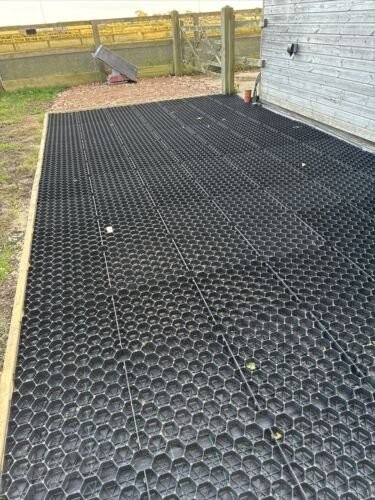 Interlocking gravel grid - gravel,