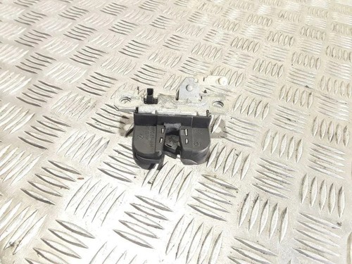 Polo tailgate lock - tailgate,