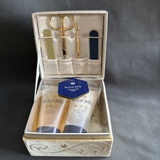 Boots Royal Jelly Manicure Box 50 Ml Hand-wash 50Ml Hand/NailCream Manicure Set