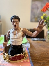Bruce lee 1/4 Scale Bust Hand