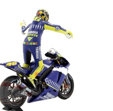 Rossi Model bike & figure Yamaha YZR-M1 MotoGP 2005 Minichamps 122 053146 1:12th