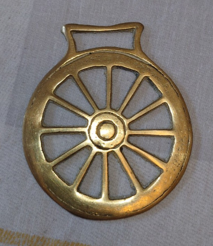Wagon wheel shaped horse - wheel, brass