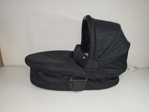 Mamas papas sola2 carrycot - &,