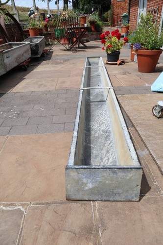 Vintage galvanised feed - 9',