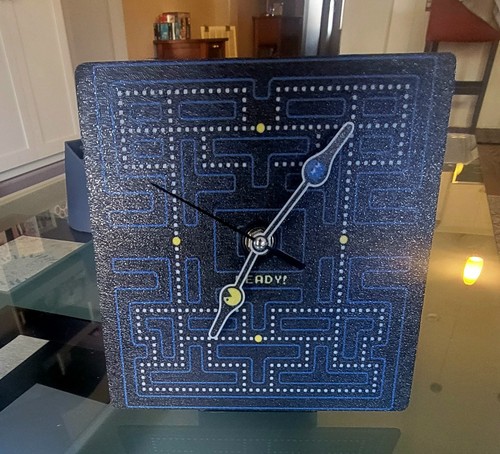 Pac man clock throw - -,