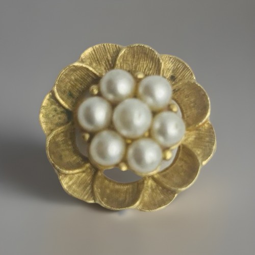Vintage signed dainty sarah - signed,