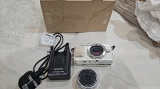 Olympus Pen E-PL7 Camera w 17mm lens f/2.8 Pancake Lens silver - mint condition