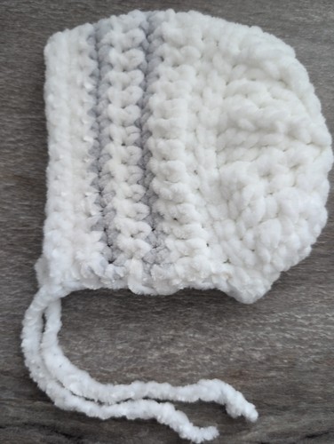 Newborn white and grey - white,