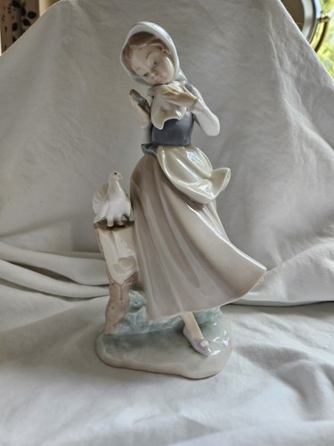 Lladro girl with doves - lladro,