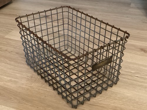 Vintage metal wire gym - metal,