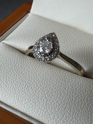9ct white gold diamond halo - white,