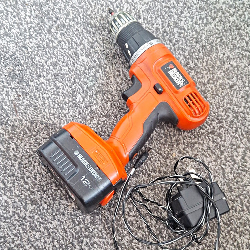Black decker kc12 12v - black+decker, cordless
