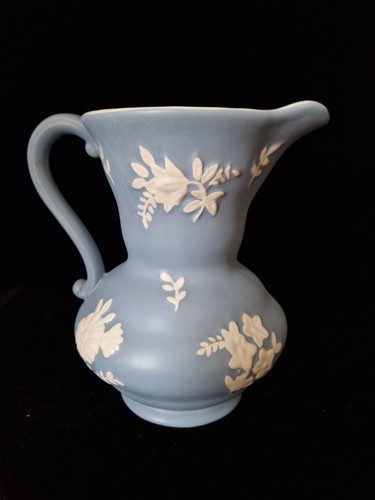Vintage sky blue maling jug - sky,