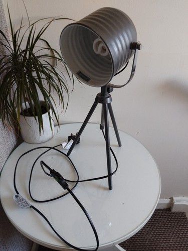 Tripod desk lamp - lamp, small