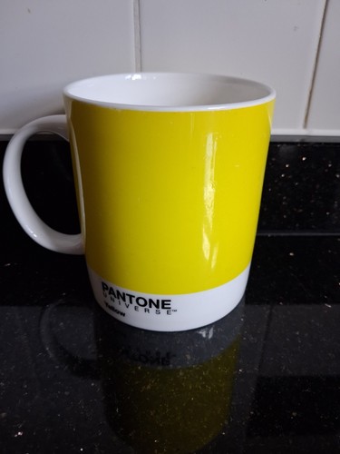 Pantone universe yellow - pantone,