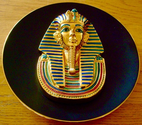 The golden mask tutankhamun - golden, of