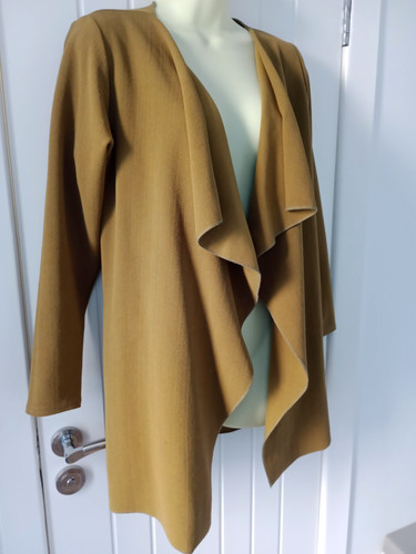 Women open front waterfall - open,