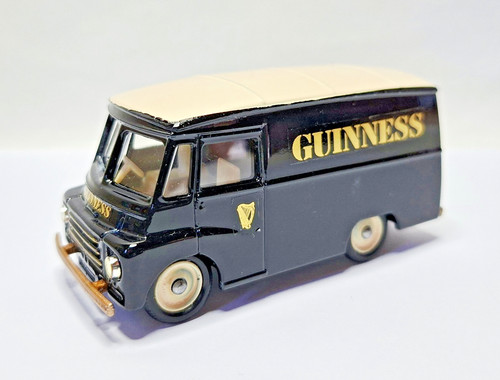 Lledo lp71 code3 guinness - lledo,