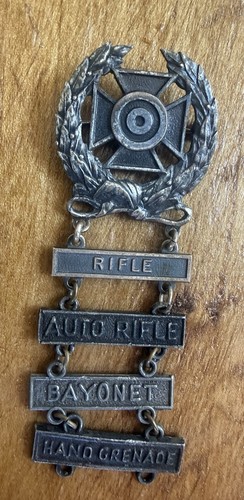 World war era pendant medal - war,