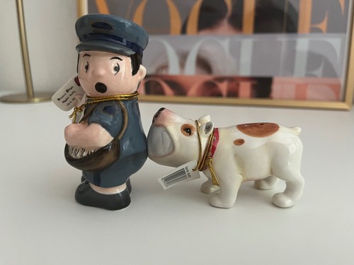 Mwah magnetic mailman dog - mwah,