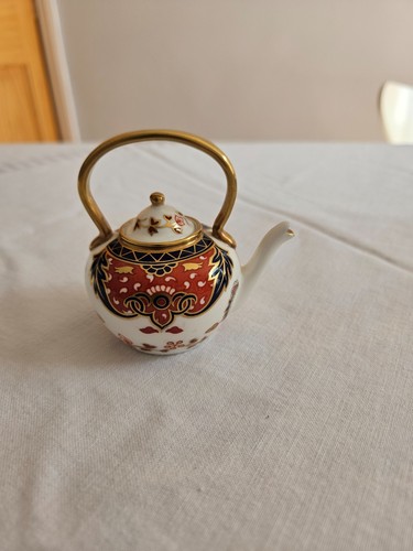 Royal crown derby old japan - crown,