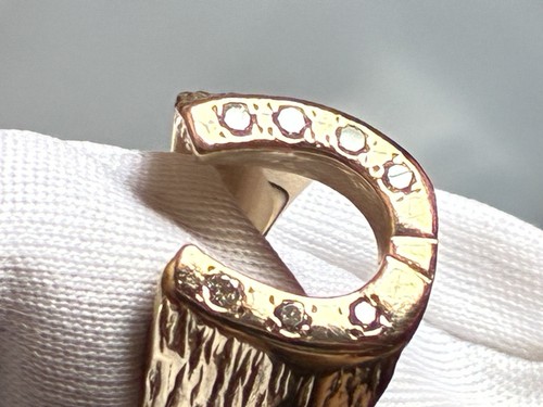 9ct solid gold horse - solid,