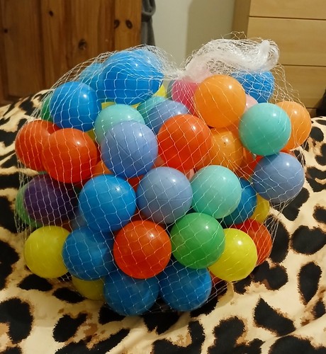 Multicoloured ballpit balls - multicoloured,