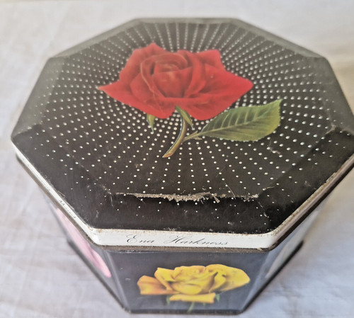 Vintage pretty carr - &, co