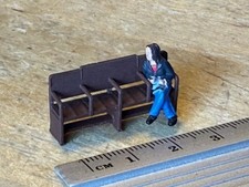 PJD095 Model Railway Waiting