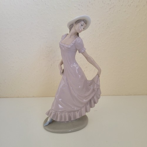 Nao lladro elegant lady - nao,