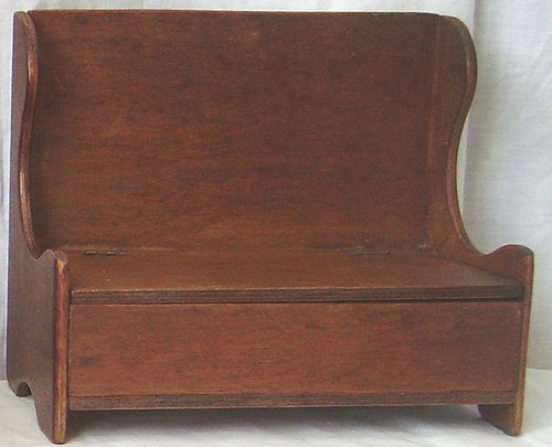 Model settle form - form, vintage