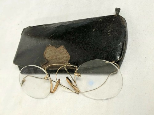 Antique 9ct gold bound - 9ct,
