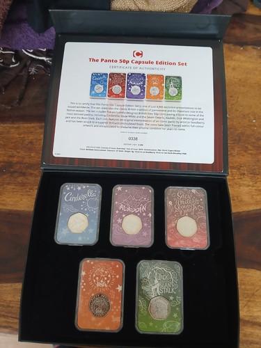 The pantomime 50p capsule - ,