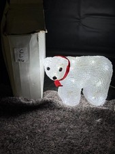 OUTDOOR ACRYLIC POLAR BEAR