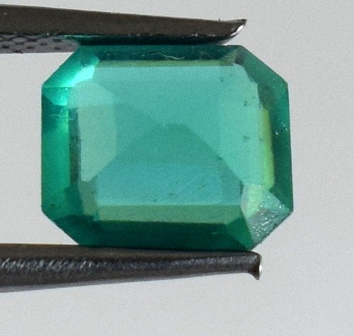 Natural emerald cut - ct,