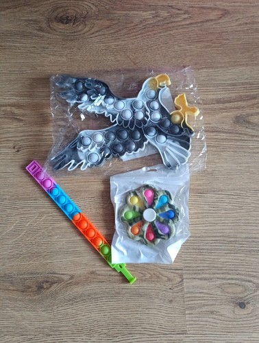 Fidget toy bundle includes - fidget,