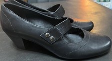 Tlc - Black Leather Smart Small Heel Court Shoes - Size U.K.  6