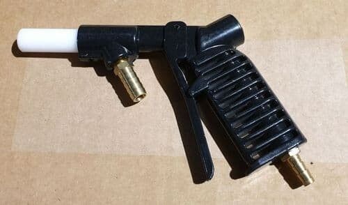 Sand blast gun for - vacuum, pot