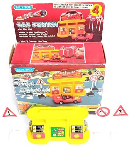 Car play mat gas - mat, station
