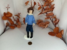 Scale porcelain boy - scale,