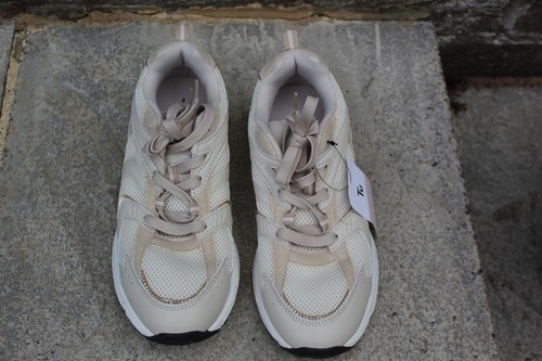 Neutral size trainer - neutral, 8