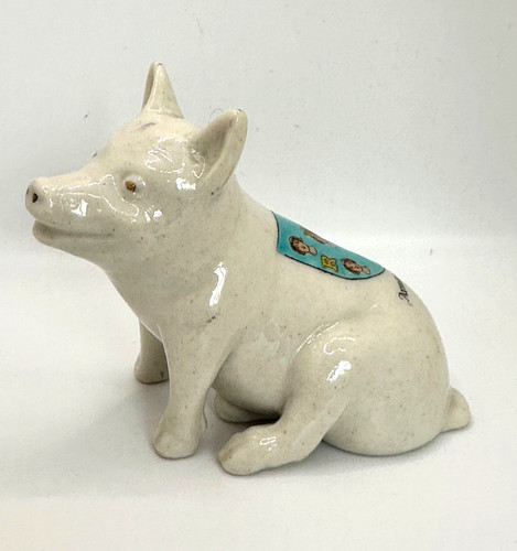Crested china sitting pig arms - sitting,