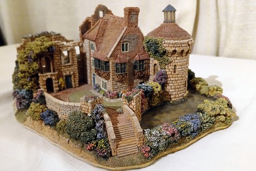 Lilliput lane scotney castle - lane,