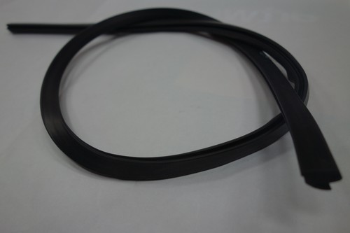 Rear quarter light seal jaguar - rear,