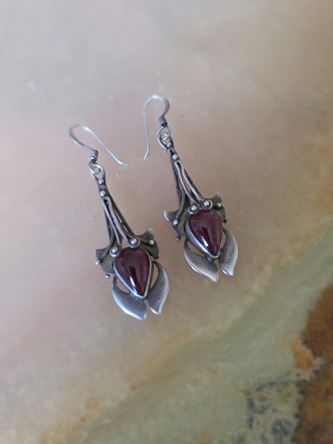 925 sterling silver - silver, garnet