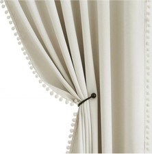 Pom Pom Ivory Blackout