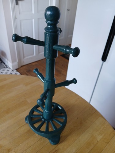 Mug tree heavy green cast - green,