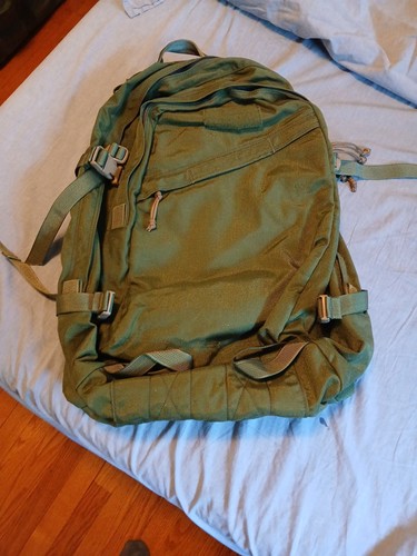 Old school eagle aiii - school, olive