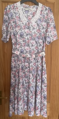 Vintage floral dress with lace - vintage,