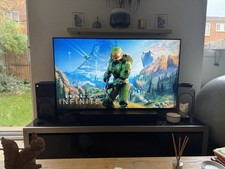 - - - Sony Bravia KDL-50W829B